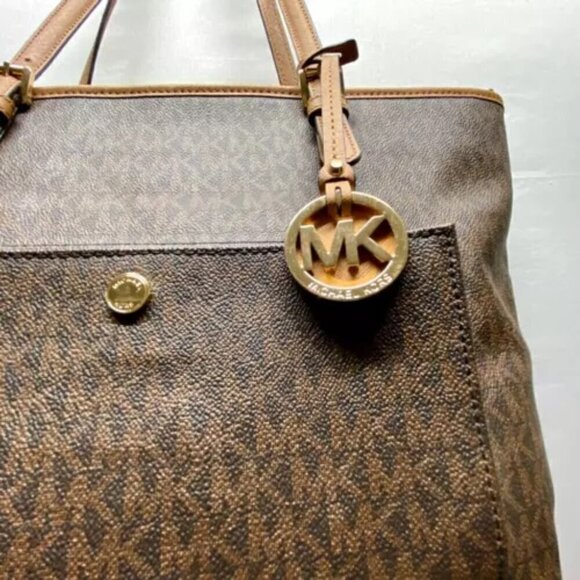 Michael Kors Jet Set Signature Leather PVC Large Snap Pocket Tote Brown on Brown - Picture 4 of 16